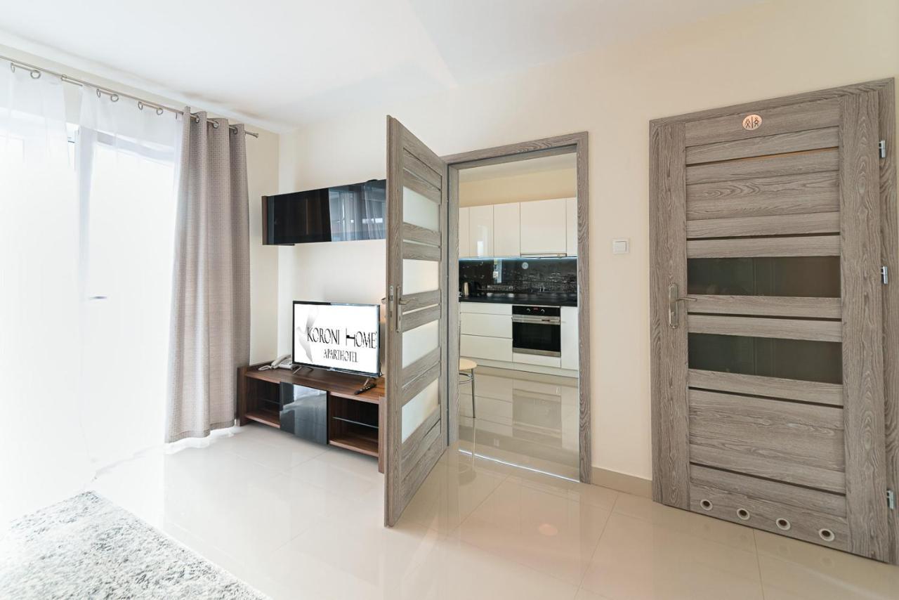 Aparthotel Koroni Home Raszyn Ngoại thất bức ảnh