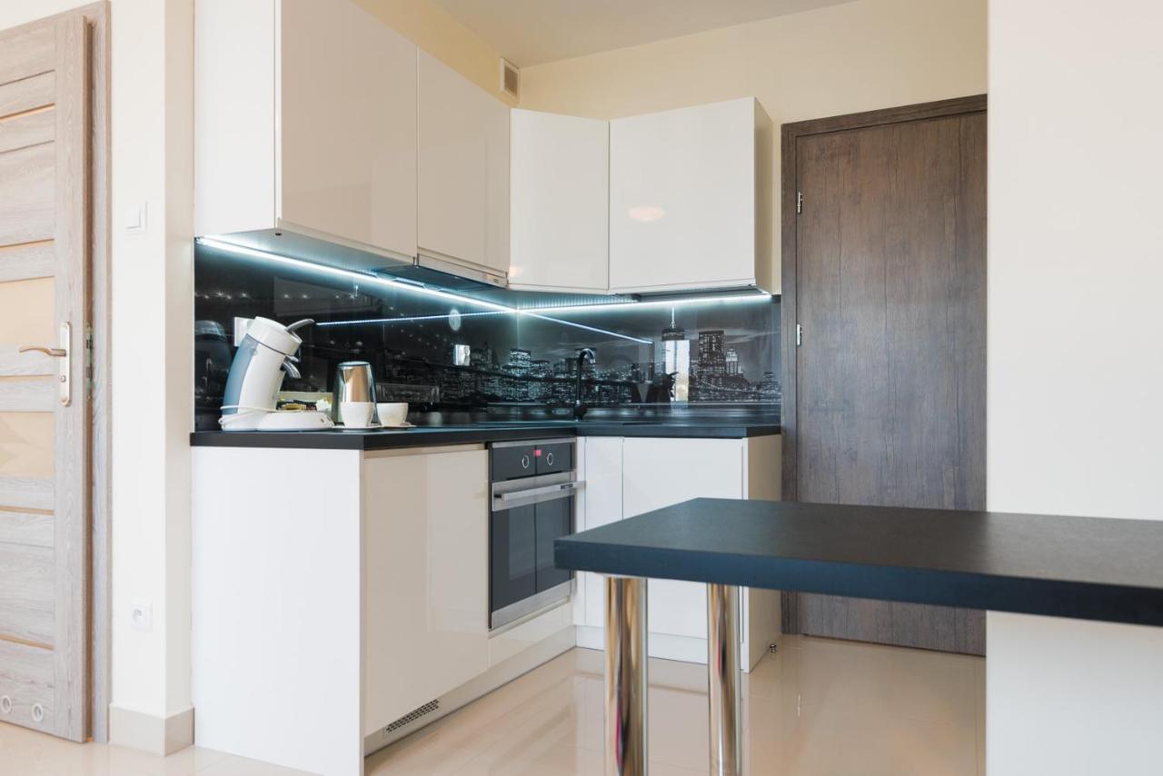 Aparthotel Koroni Home Raszyn Ngoại thất bức ảnh